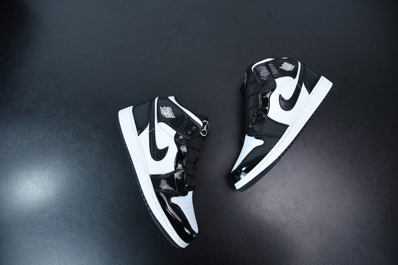 AIR JORDAN 1 MID SE GS 