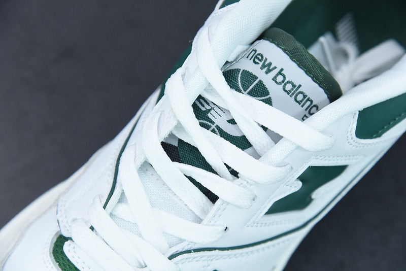 NEW BALANCE 550 BB550WT1