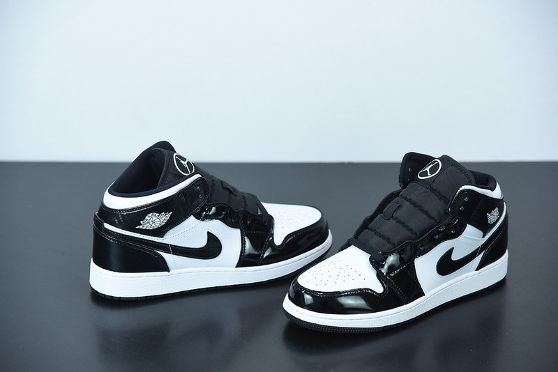 AIR JORDAN 1 MID SE GS 