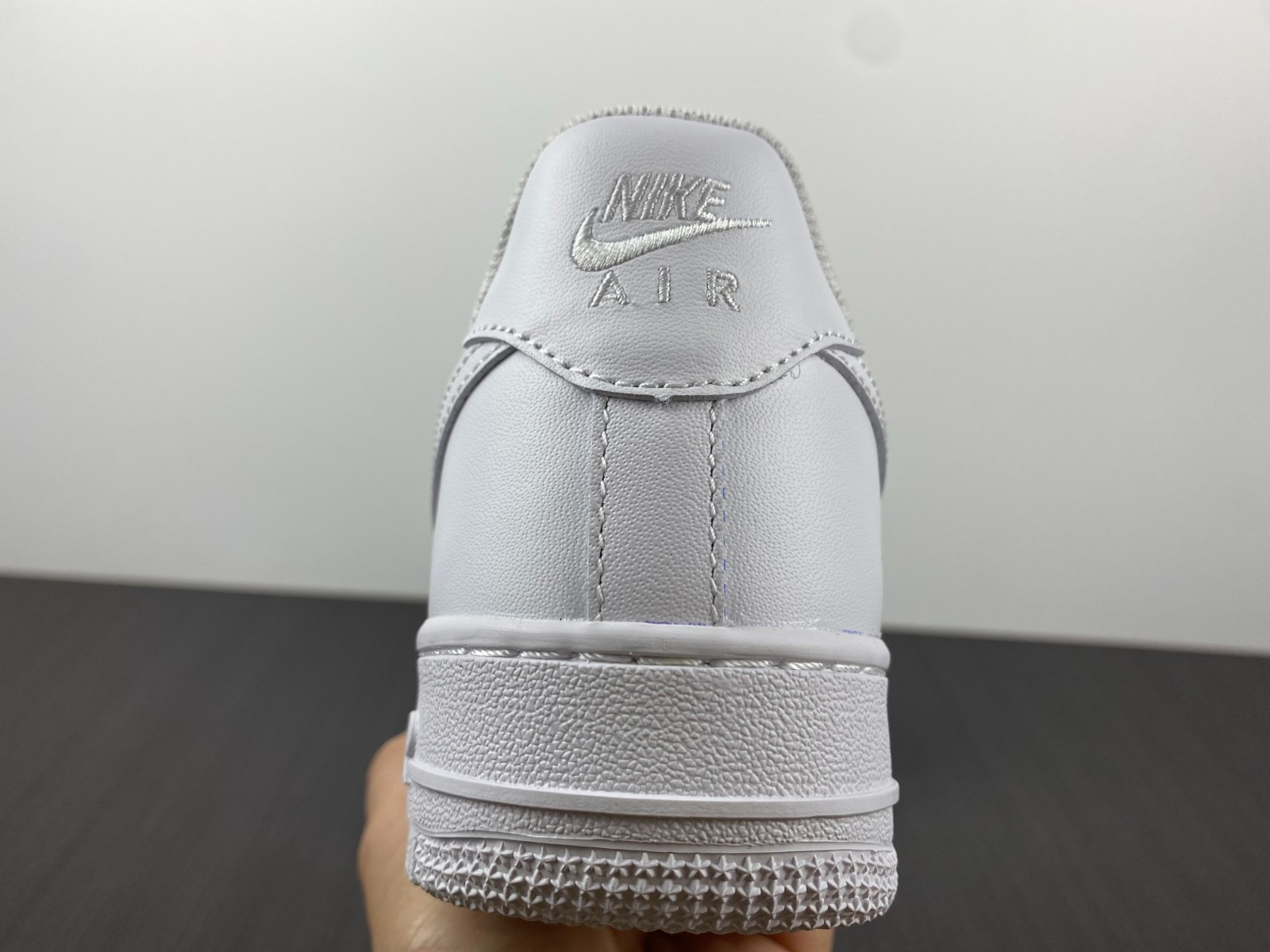 NIKE AIR FORCE 1 LE GS