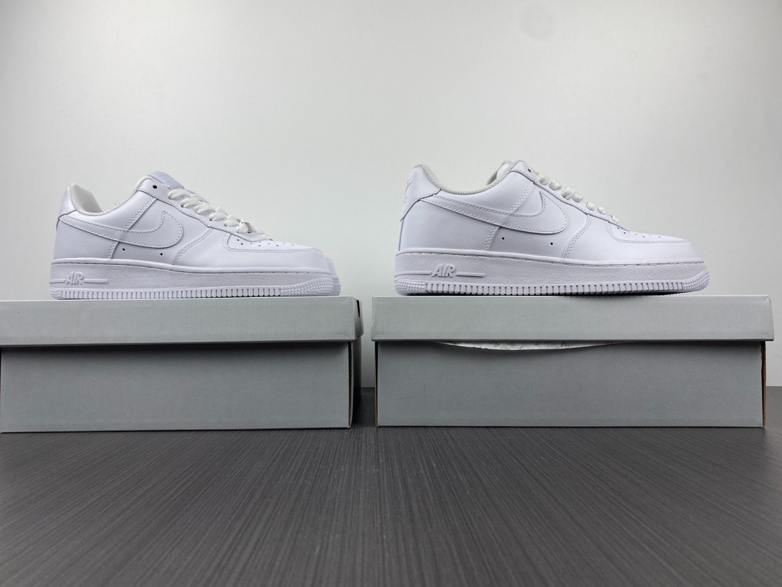 NIKE AIR FORCE 1 LE GS