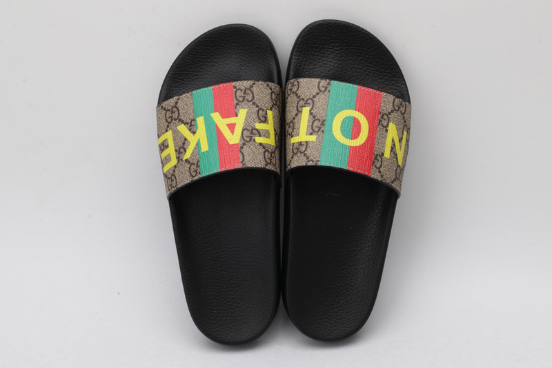 G*u*i sandals
