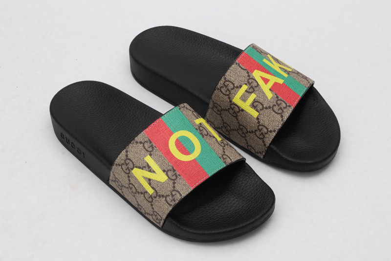 G*u*i sandals