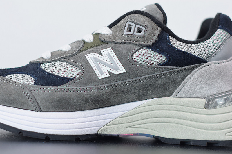 NEW BALANCE M992MC1
