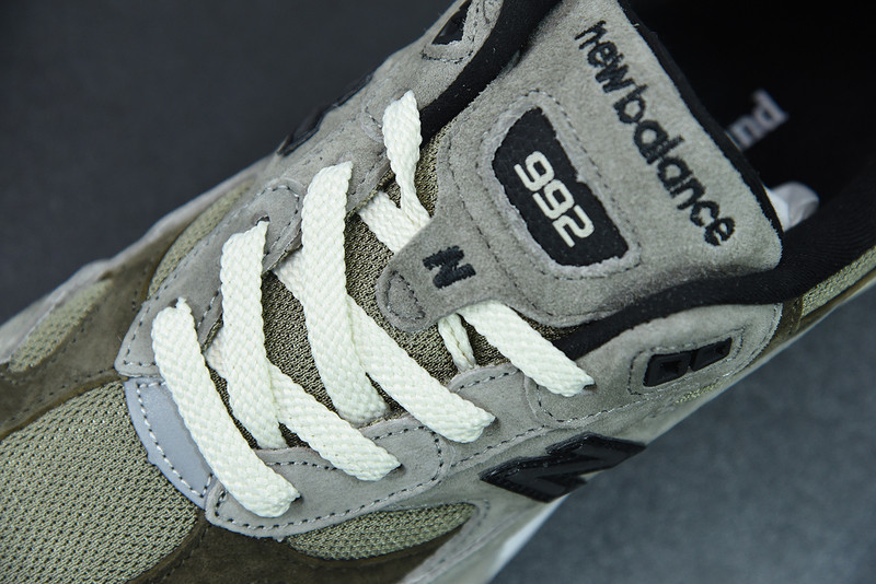 NEW BALANCE M992J2