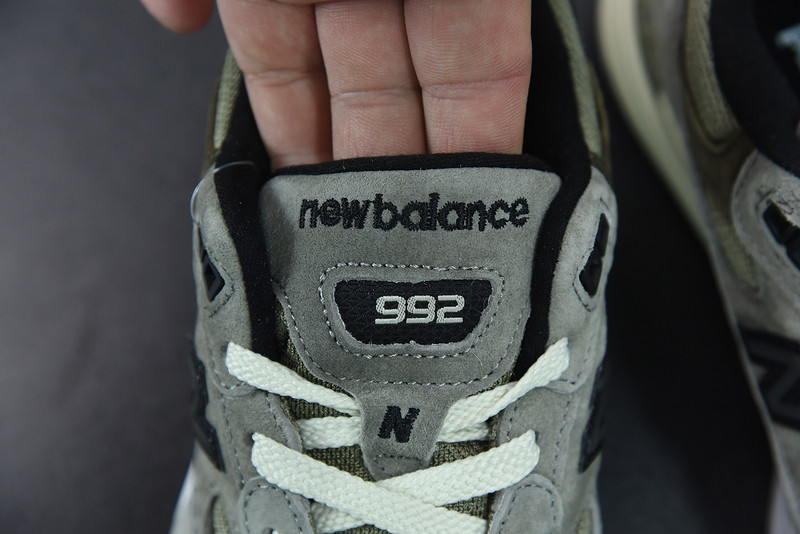 NEW BALANCE M992J2