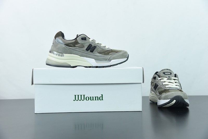 NEW BALANCE M992J2