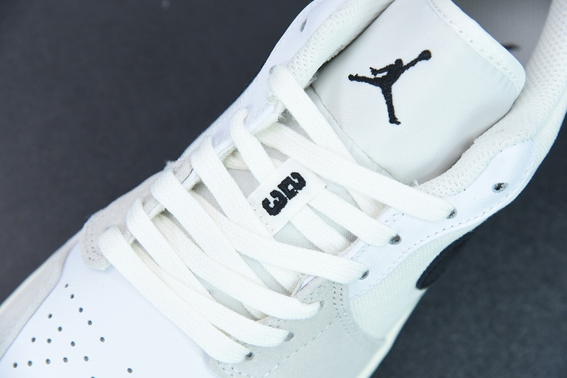 AIR JORDAN 1 LOW 