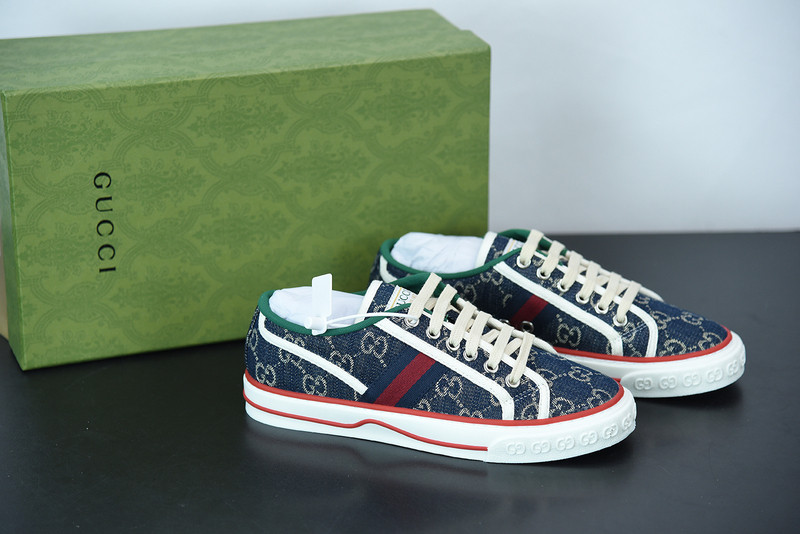 G*u*i sneaker