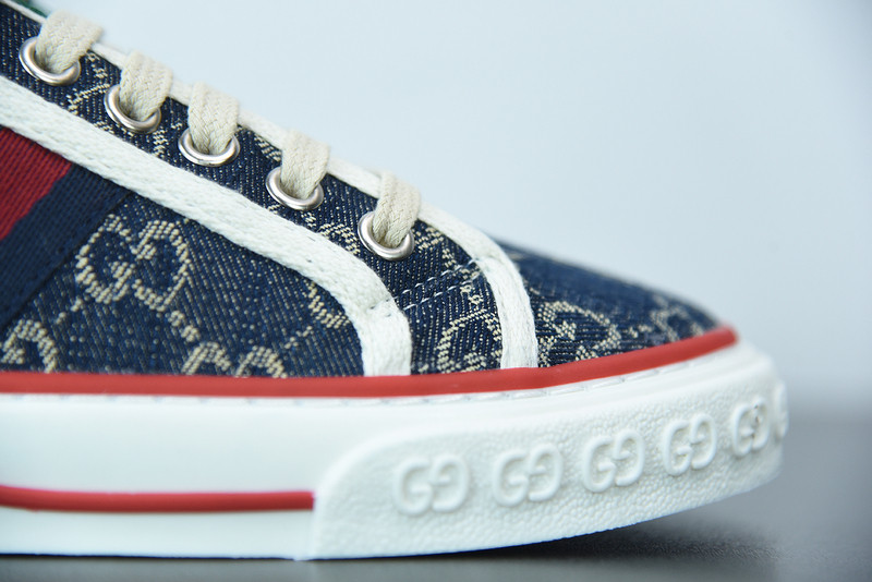 G*u*i sneaker