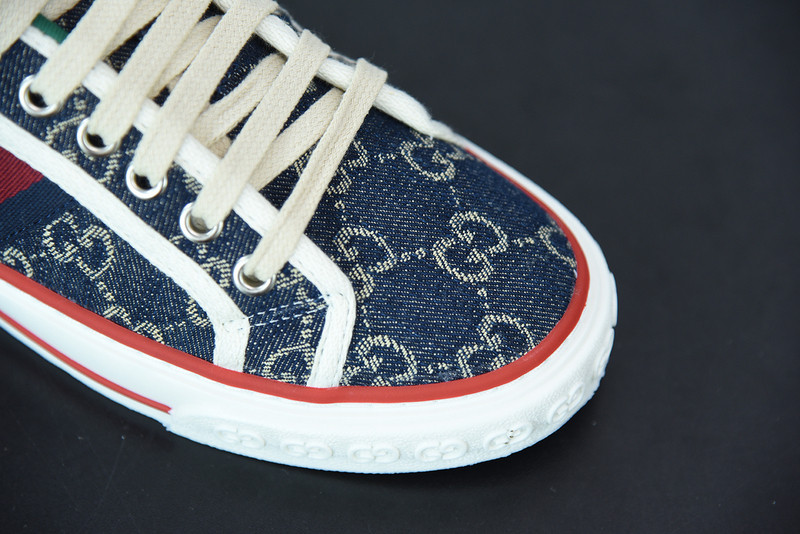 G*u*i sneaker