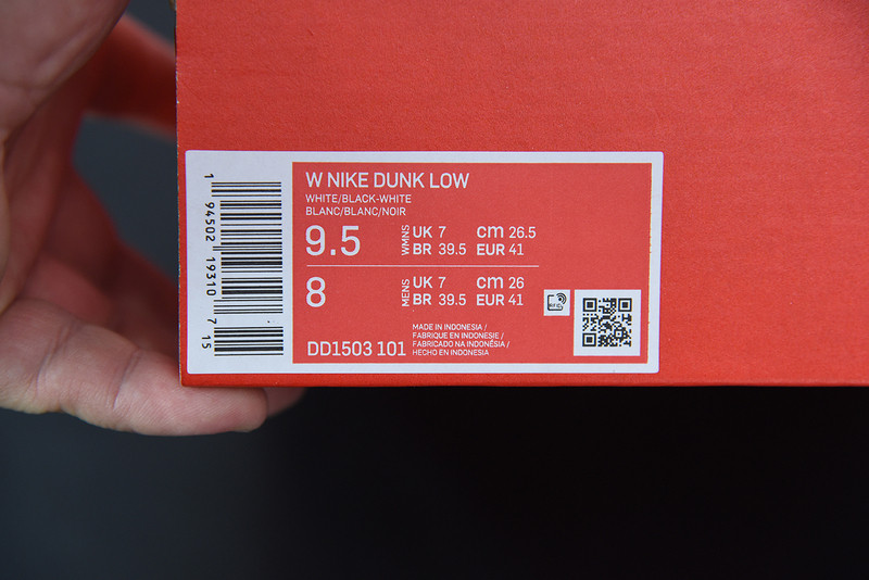 NIKE SB DUNK LOW