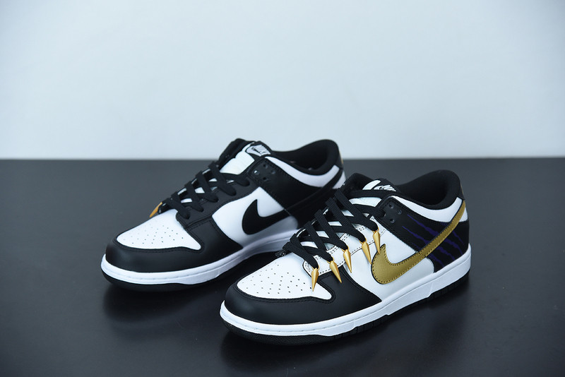 NIKE SB DUNK LOW