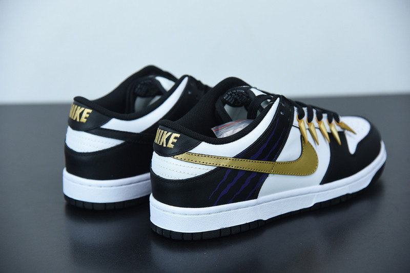 NIKE SB DUNK LOW