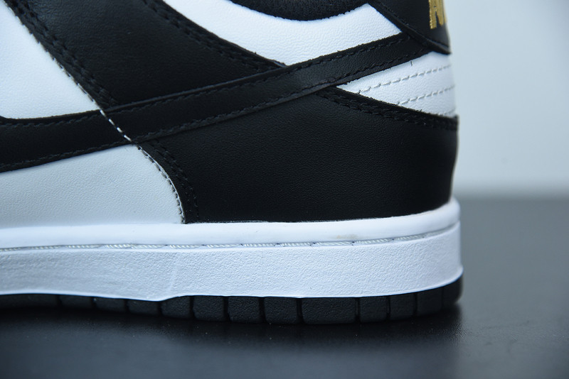 NIKE SB DUNK LOW