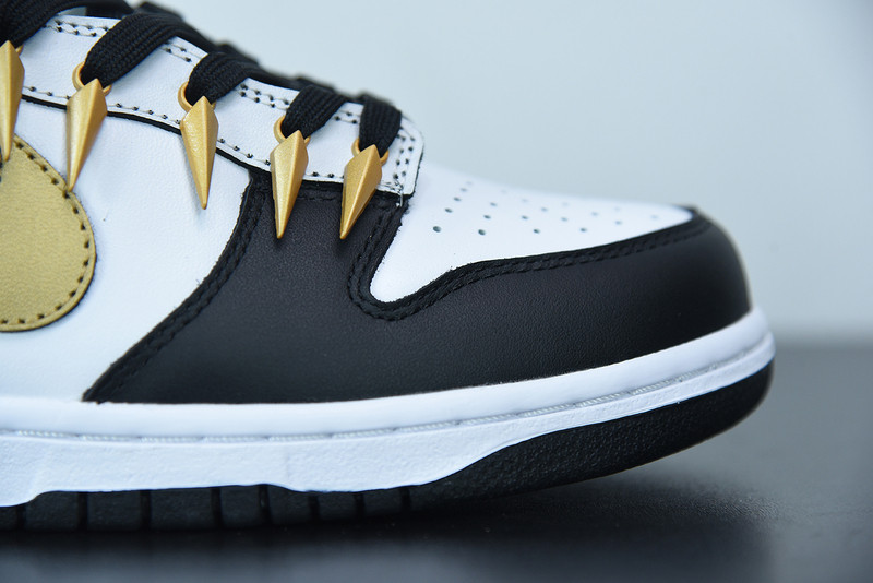 NIKE SB DUNK LOW