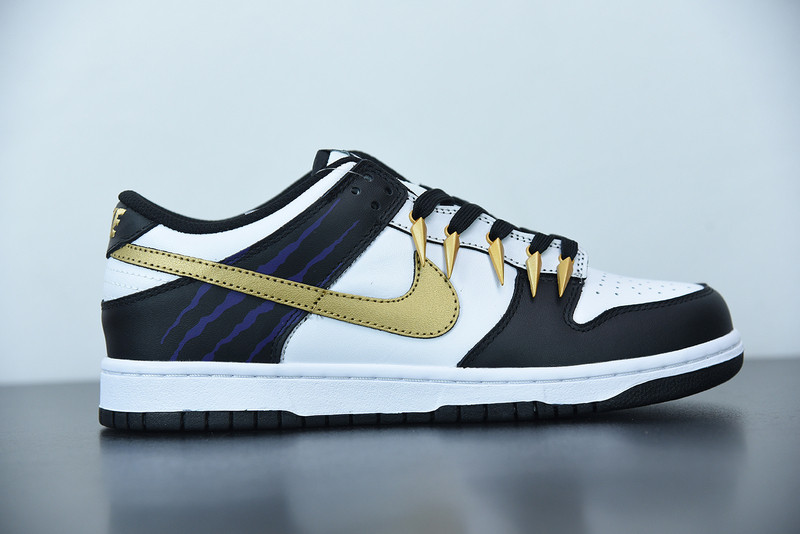 NIKE SB DUNK LOW