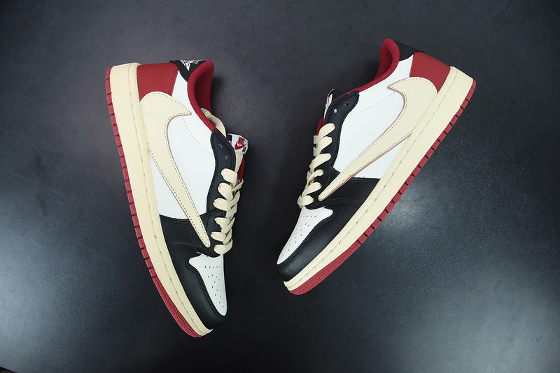 AIR JORDAN 1 LOW X TRAVIS SCOTT