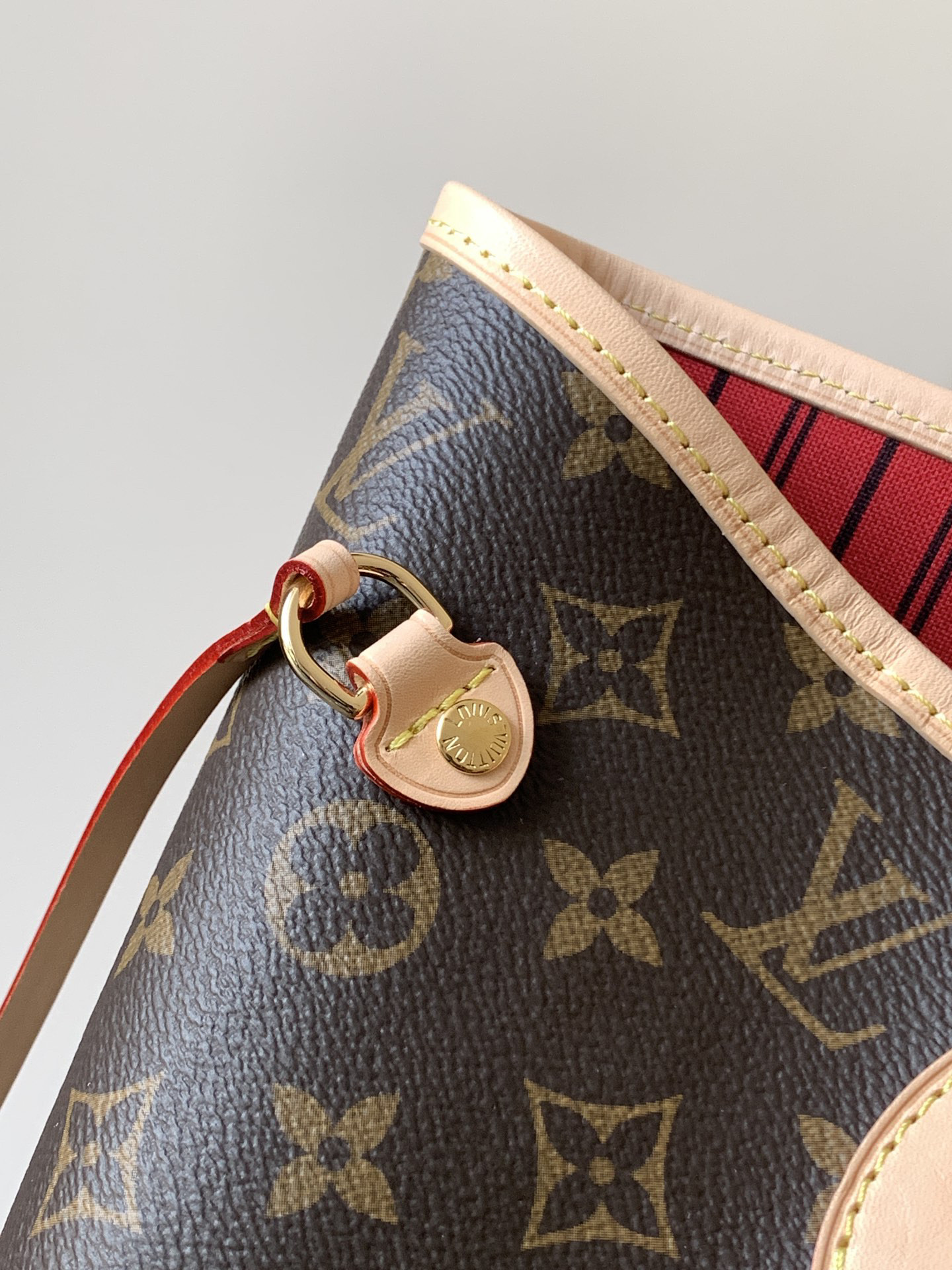 LVT PURSE MM
