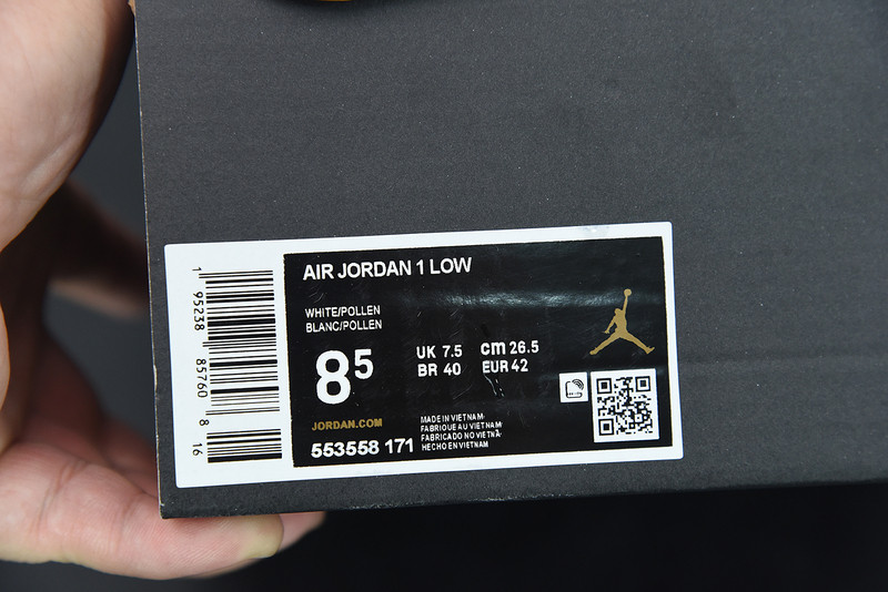 AIR JORDAN 1 LOW 