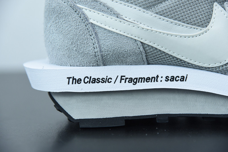 FRAGMENT X SACAI X NIKE LDV WAFFLE “GREY / WHITE” DH2684-001
