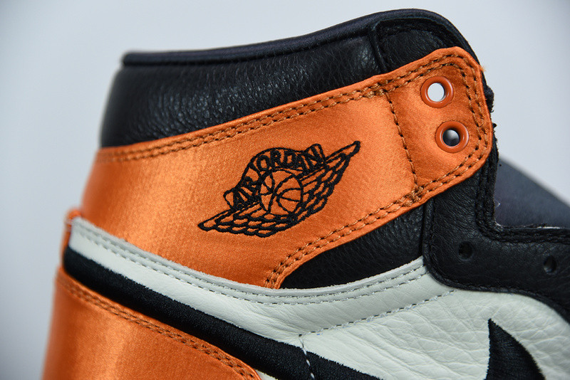 AIR JORDAN 1 RETRO HIGH SATIN SHATTERED BACKBOARD AV3725-010