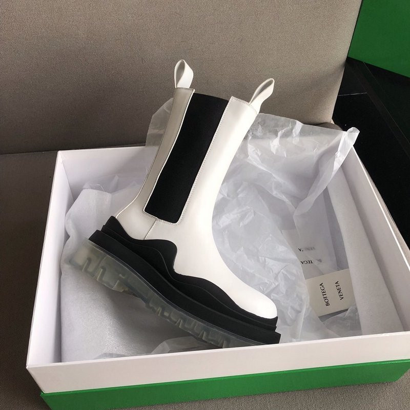 b0tte*a Ven*ta sneaker