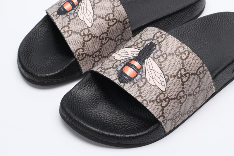 G*u*i sandals