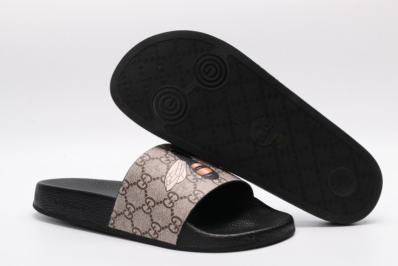 G*u*i sandals