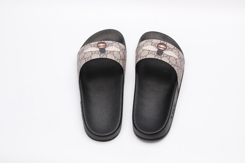 G*u*i sandals