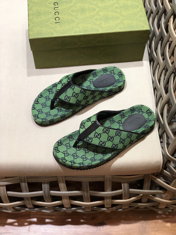 G*u*i sandals