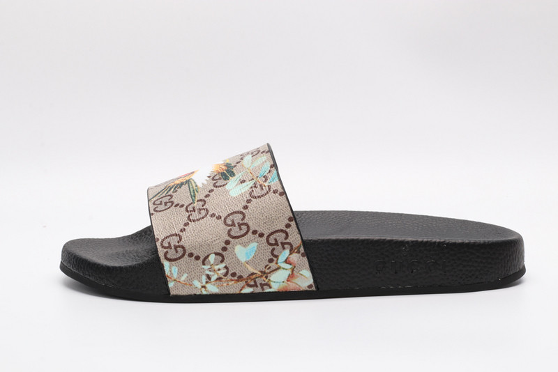 G*u*i sandals