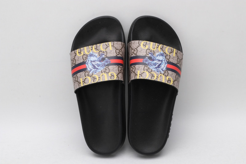 G*u*i sandals