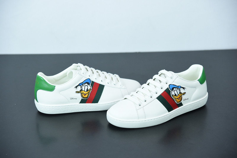G*u*i sneaker