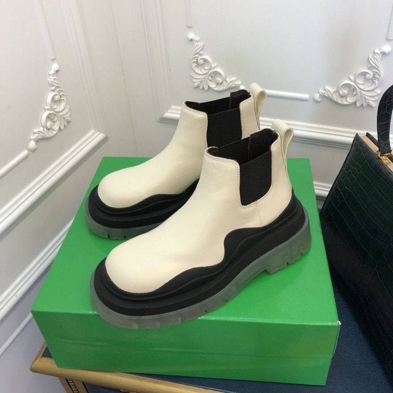 b0tte*a Ven*ta sneaker
