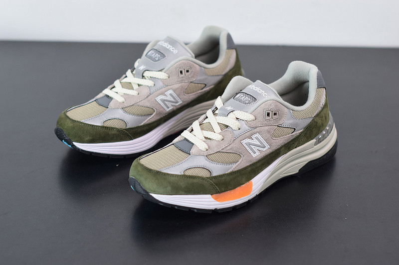 NEW BALANCE M992WT