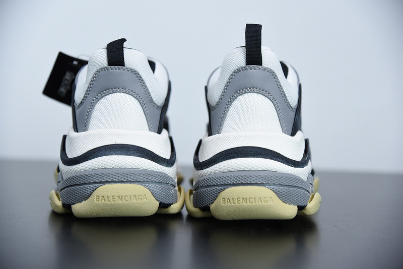 BC TRIPLE S TRAINER 536737 W09OH 1007