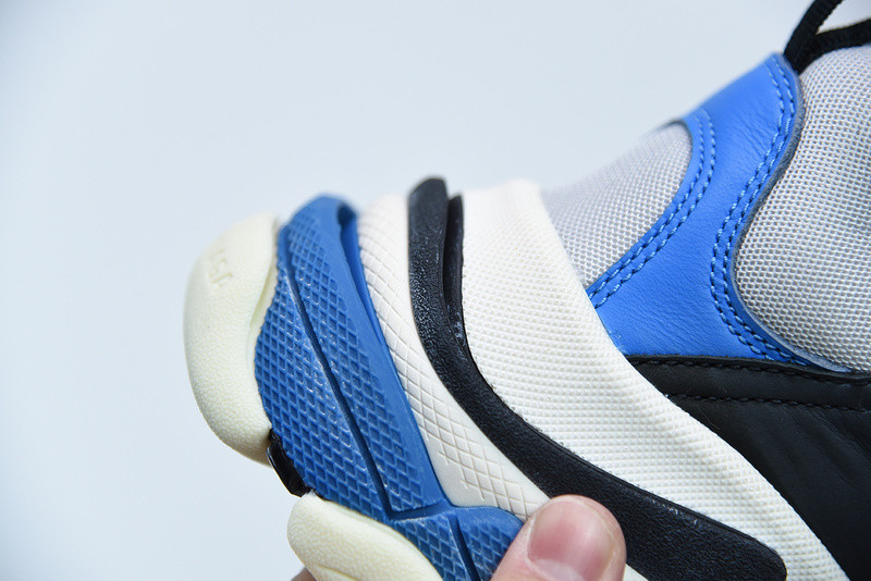 BC TRIPLE S TRAINER 536737 W09OH 1007
