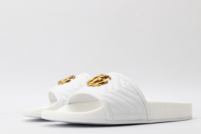 G*u*i sandals
