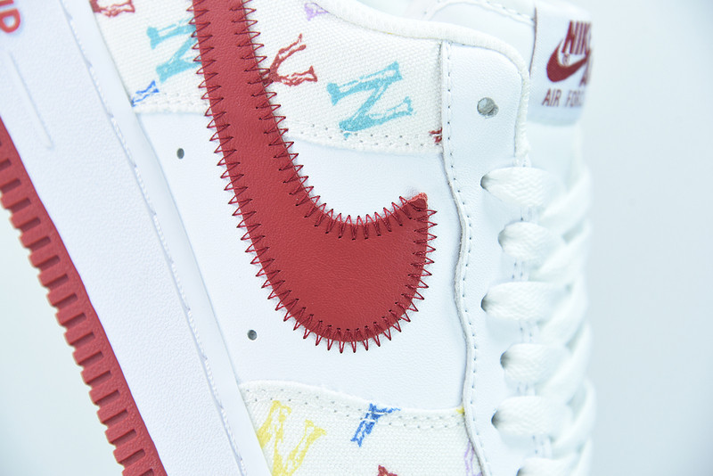 NIKE AIR FORCE 1