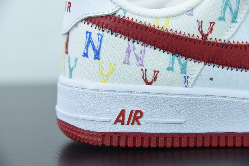 NIKE AIR FORCE 1