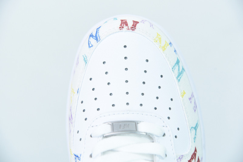NIKE AIR FORCE 1