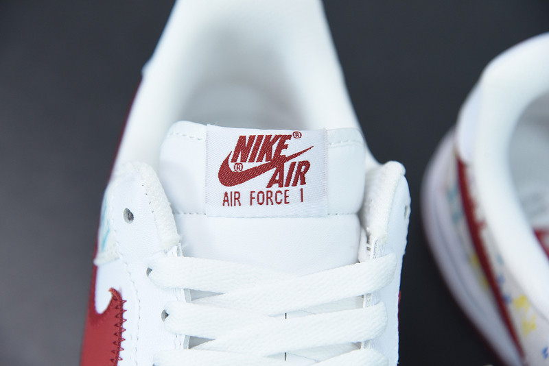 NIKE AIR FORCE 1