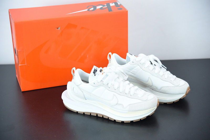 NIKE VAPORWAFFLE SACAI WHITE DD1875-100