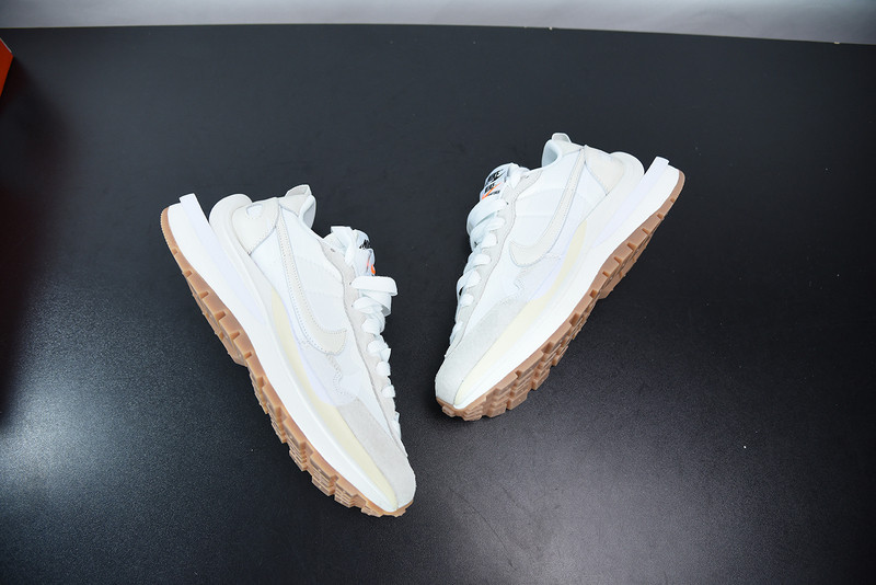 NIKE VAPORWAFFLE SACAI WHITE DD1875-100