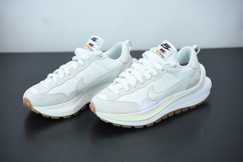 NIKE VAPORWAFFLE SACAI WHITE DD1875-100