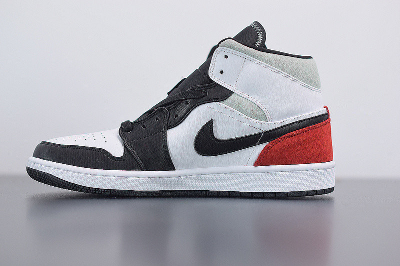 AIR JORDAN 1 MID SE  