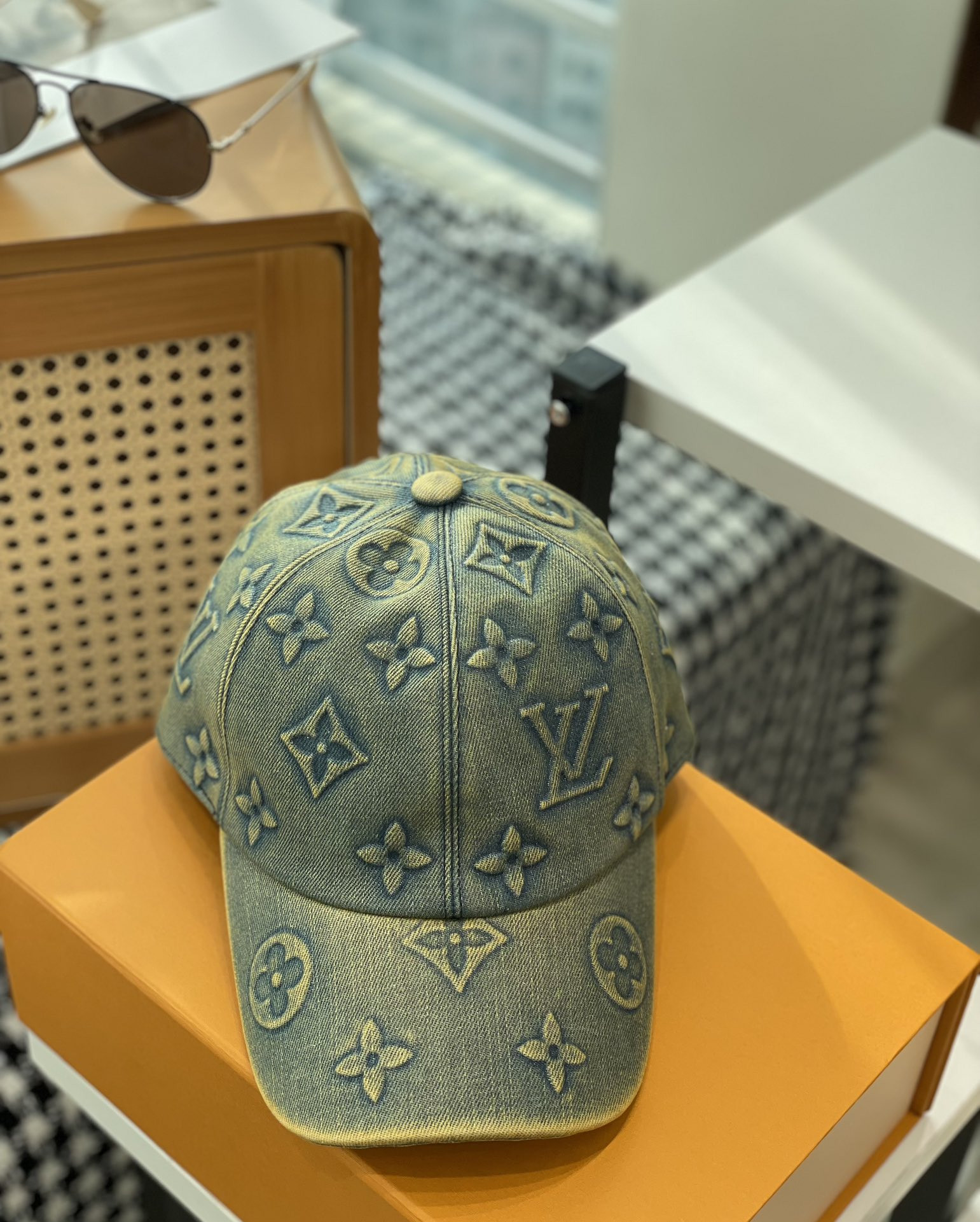 lvt Hat