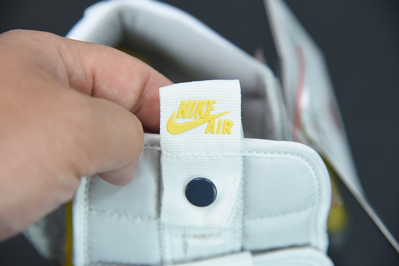 AIR JORDAN 1 HIGH SWITCH ‘LIGHT SMOKE GREY