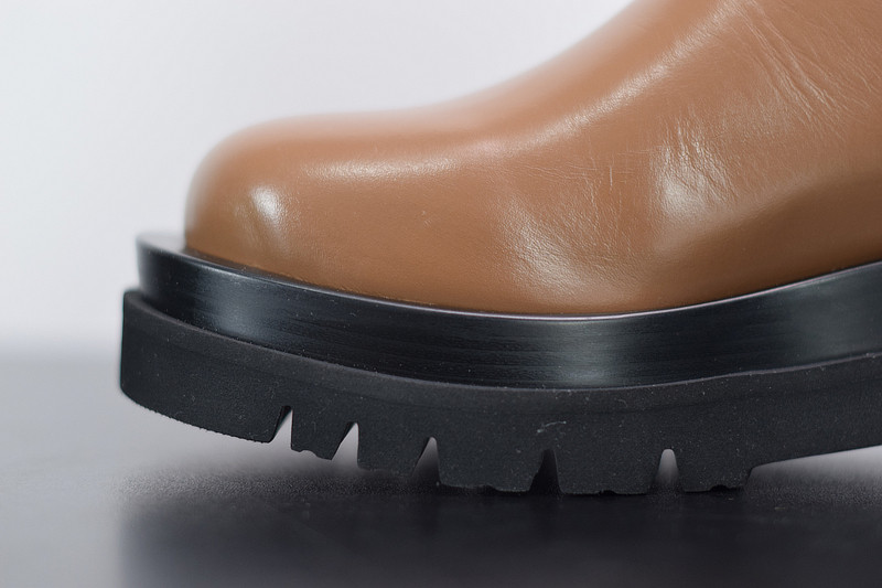 b0tte*a Ven*ta sneaker